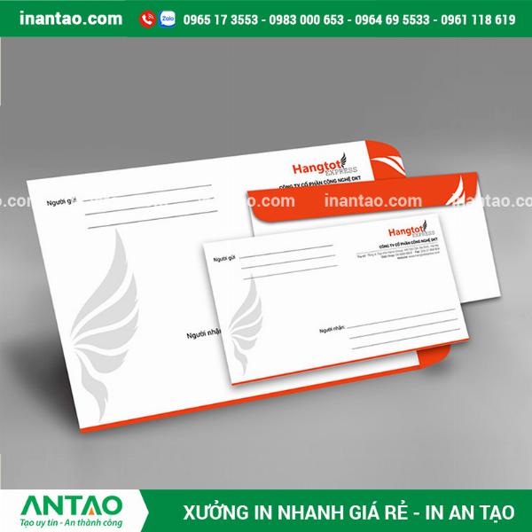 Cận cảnh các mẫu giấy mỹ thuật dùng để in thiệp cưới, thể hiện rõ các loại vân giấy khác nhau như gân, sần, ánh kim