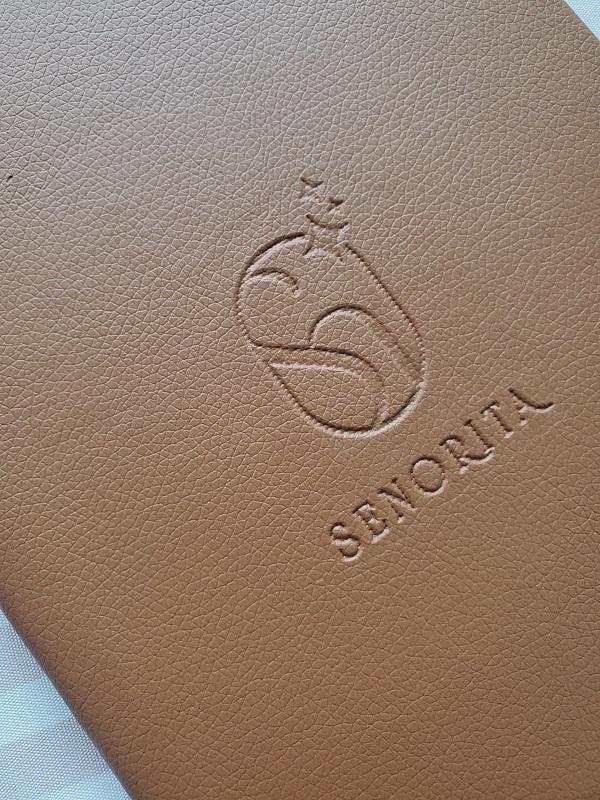 Kỹ thuật in ép kim letterpress thiệp thơ ca dao độc đáo